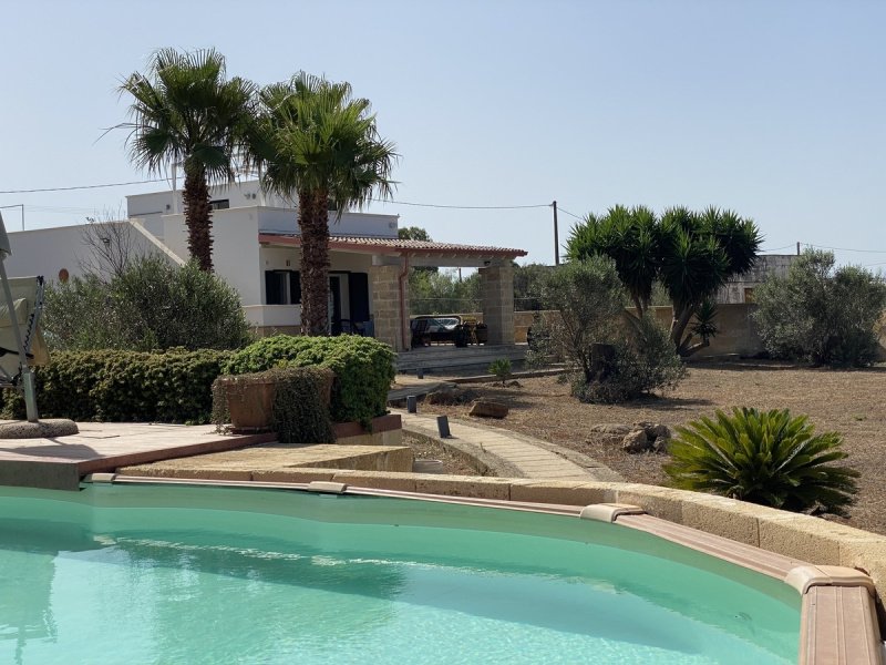 Villa en Racale